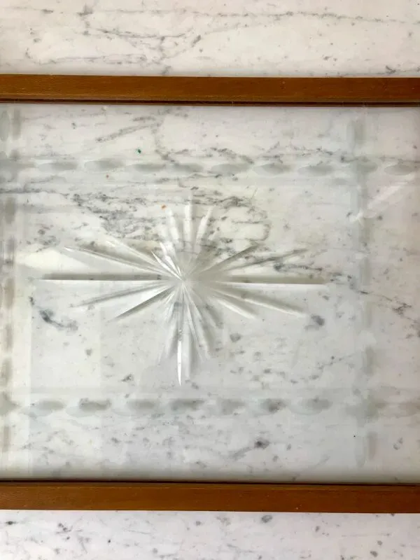 Illustration numéro 3 du produit Plateau en bois et verre art déco années 30