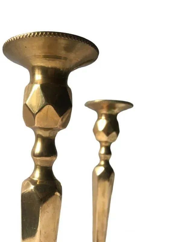 Illustration numéro 3 du produit Bougeoirs en laiton massif