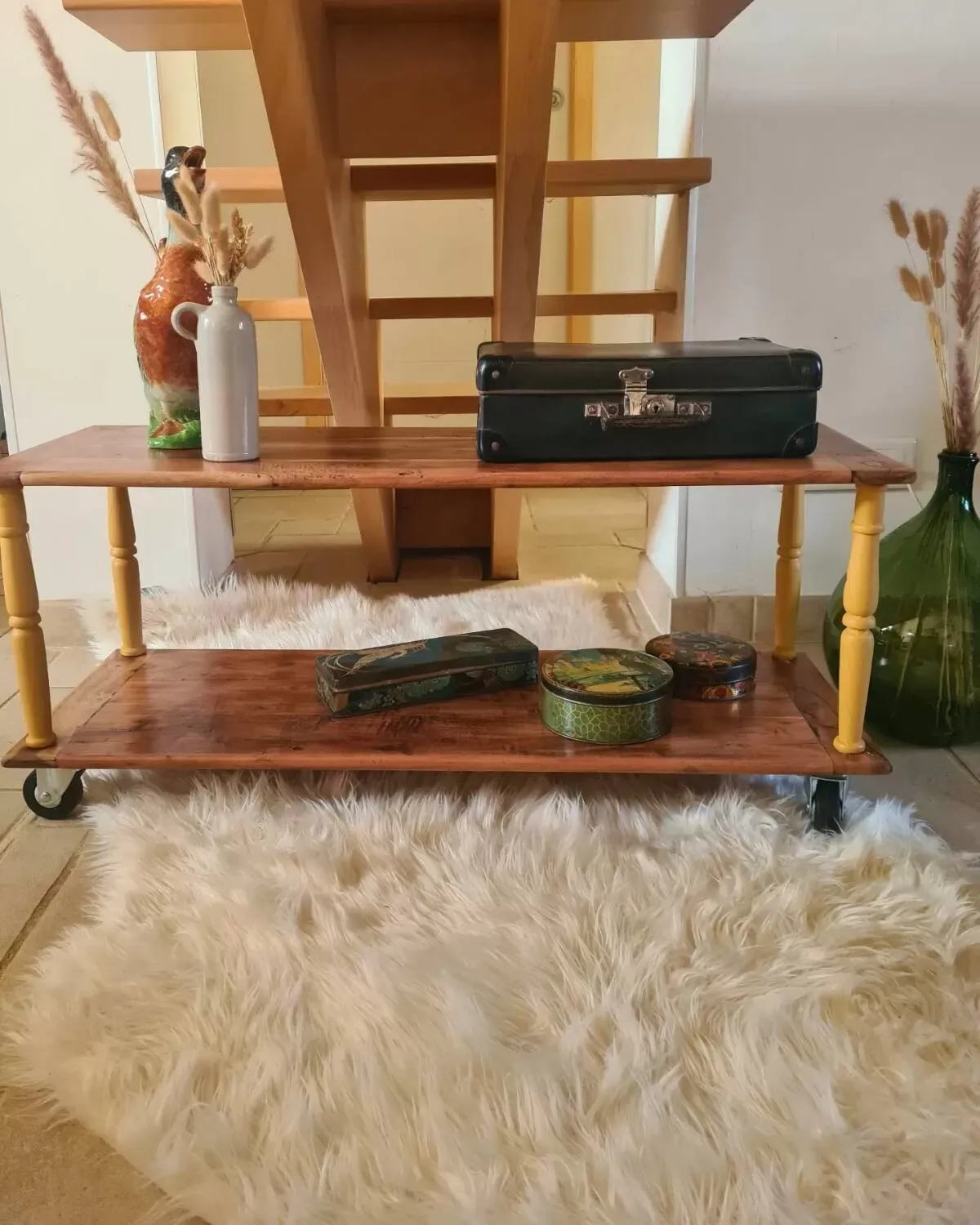 Illustration numéro 3 du produit Étagère basse ou meuble télé