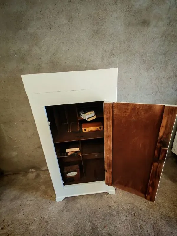 Illustration numéro 3 du produit Bahut industriel unique et original