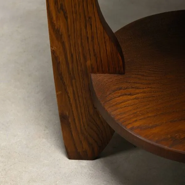 Illustration numéro 3 du produit Table d'appoint ou table de plante Art Déco néerlandaise de l'école d'Amsterdam en chêne massif.