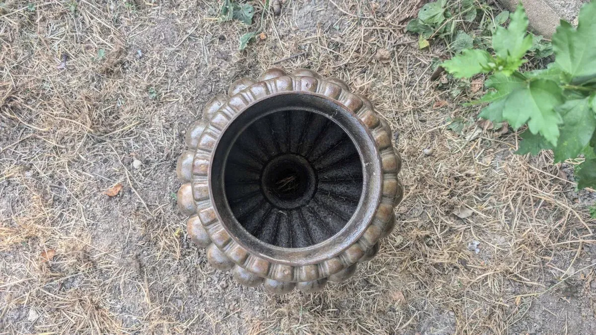 Illustration numéro 3 du produit Vase médicis à godrons en fonte par alfred corneau à charleville xixème