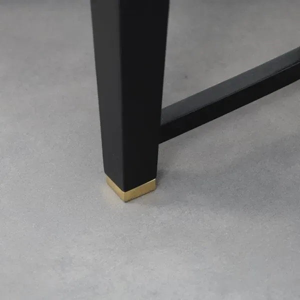 Illustration numéro 3 du produit Rare ensemble de quatre chaises de salle à manger à dossier haut, Italie, années 1990