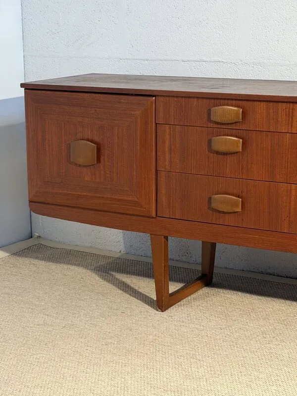 Illustration numéro 3 du produit Enfilade Stonehill Furniture de style Scandinave