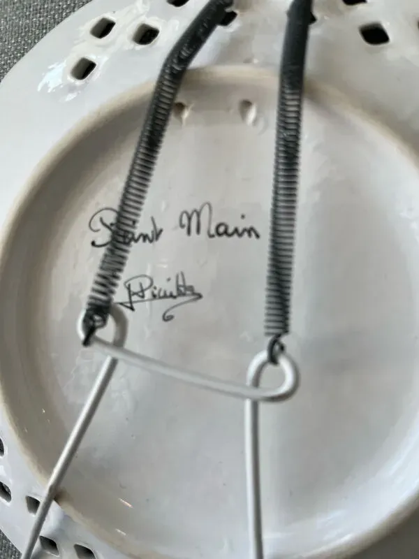 Illustration numéro 3 du produit Decorative Ceramic Plate