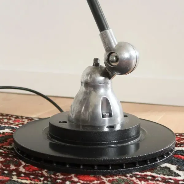 Illustration numéro 3 du produit Lampadaire Jieldé 4 bras