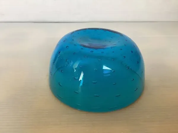 Illustration numéro 3 du produit Vide poche baguier verre bleu bulles style Murano