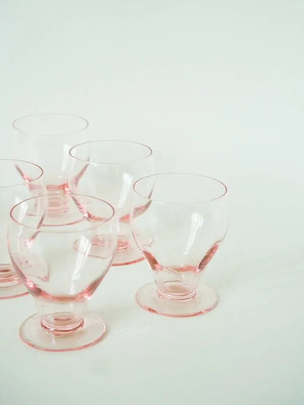 Illustration numéro 3 du produit Lot de 6 petits verres à vin, Rose, Art Déco, 1930