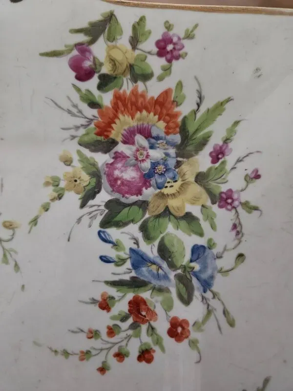 Illustration numéro 3 du produit Plat de présentation signé Minton