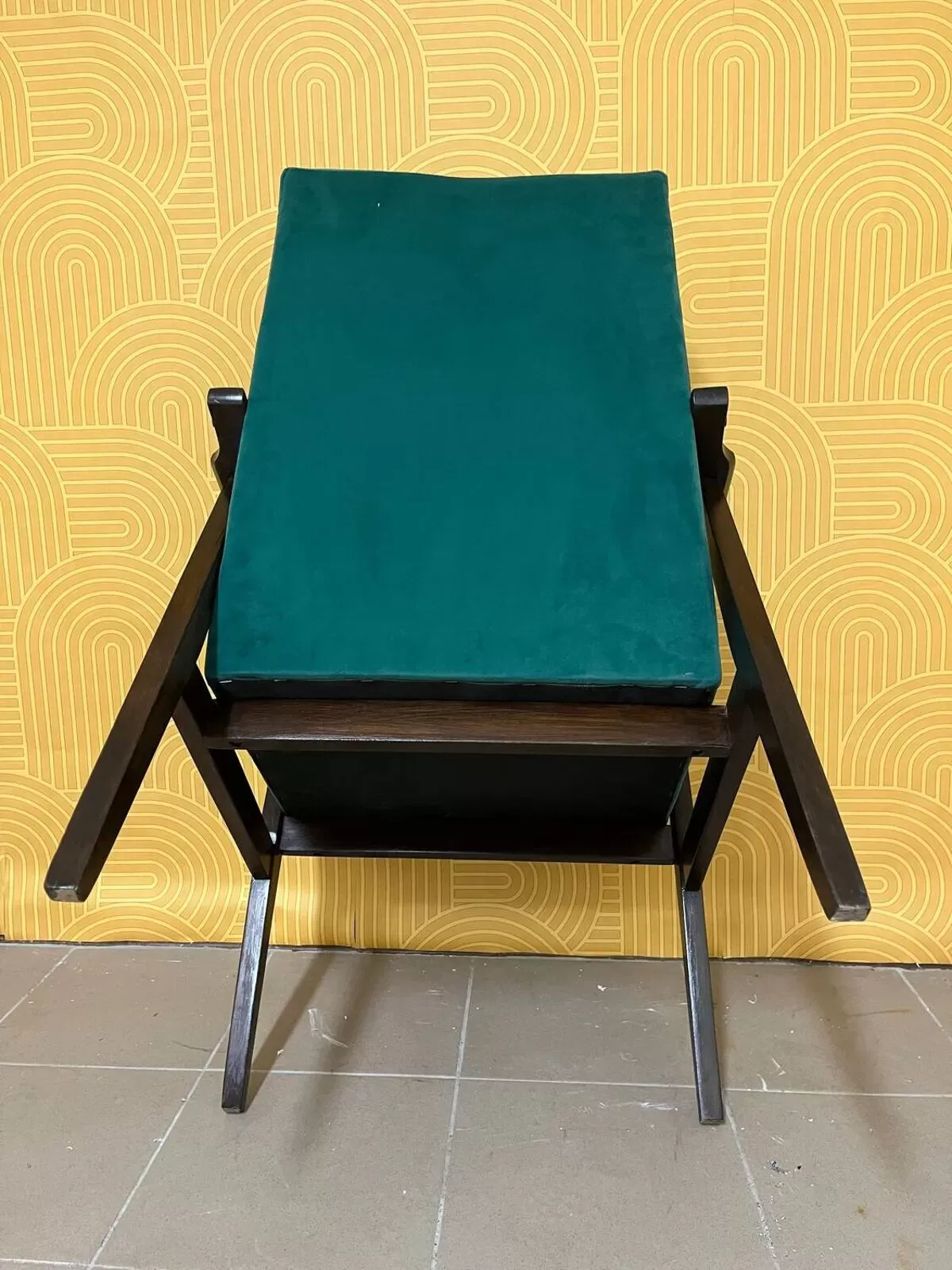 Illustration numéro 3 du produit Fauteuil type 300-190 des années 70 Śnieżka