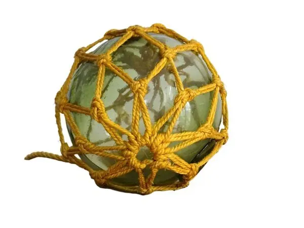 Illustration numéro 3 du produit Bouée vintage en verre vert