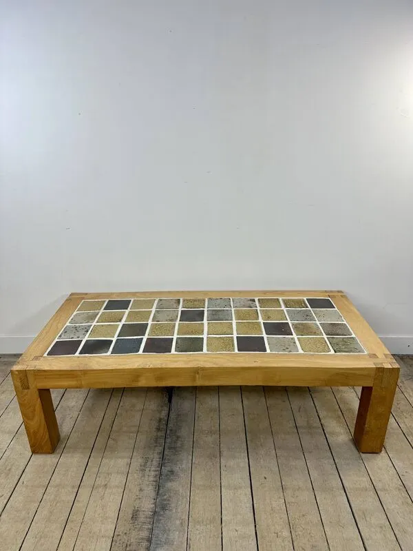 Illustration numéro 3 du produit Table basse en orme et grès Céram Maison Regain 1970