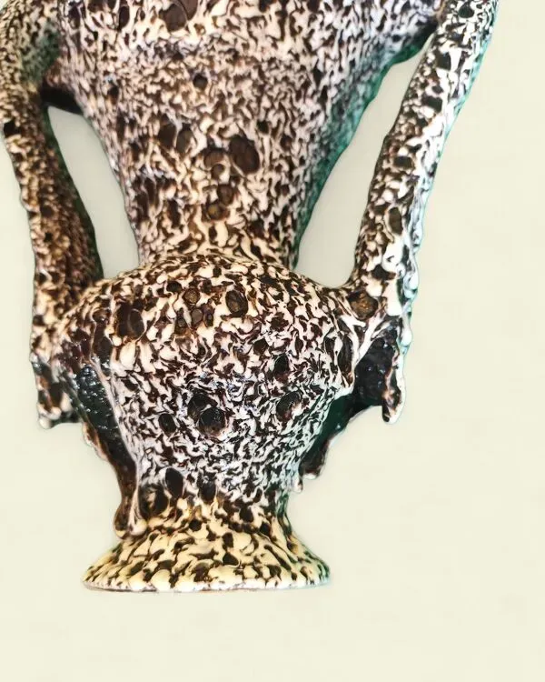 Illustration numéro 3 du produit Vase ''Canthare'' fat lava, Marius Giuge, Vallauris, 1960