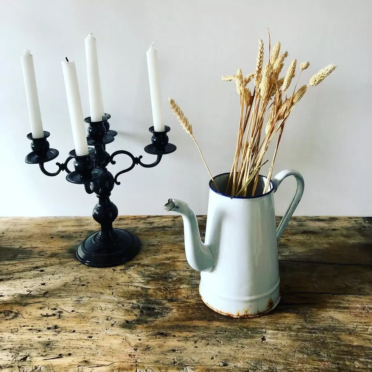 Illustration numéro 3 du produit Théière en tôle émaillée