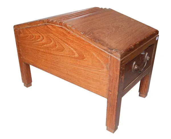 Illustration numéro 3 du produit Ancien double pupitre écoliers