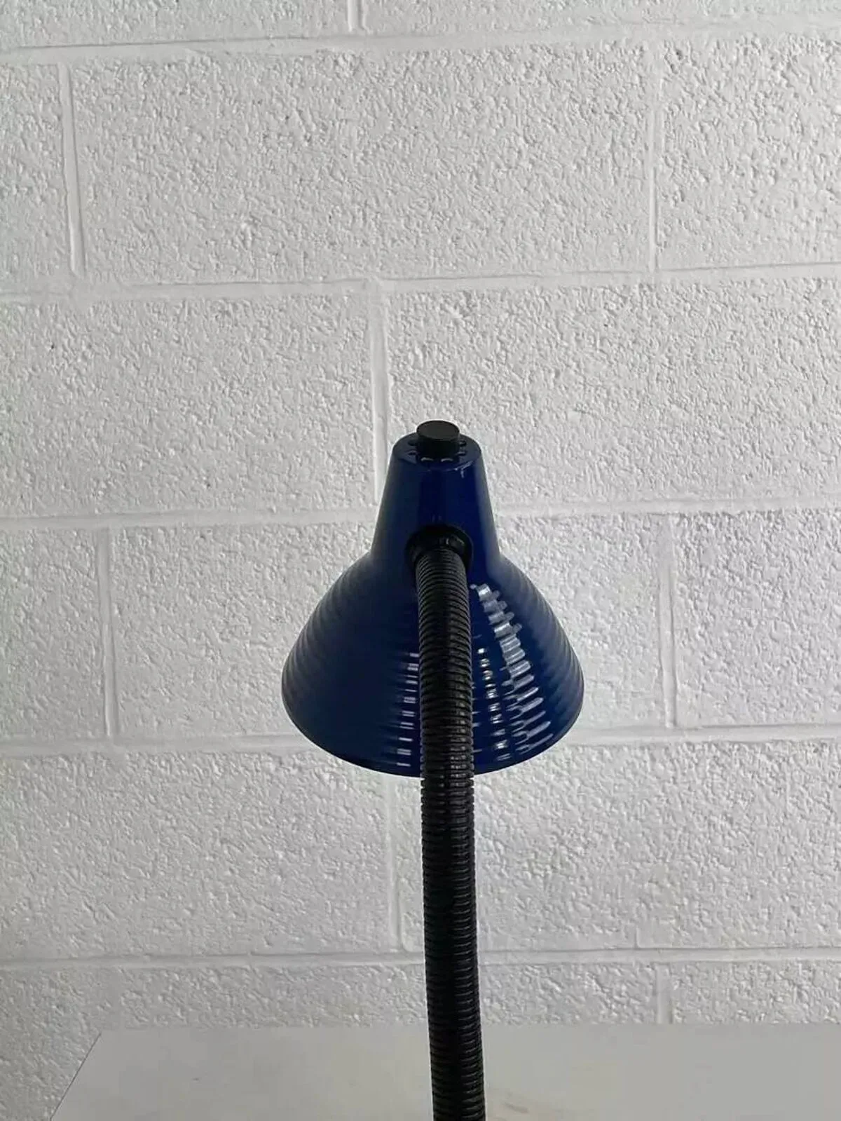 Illustration numéro 3 du produit Lampe de bureau industriel bleu