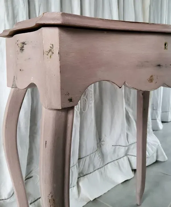 Illustration numéro 3 du produit Table d’appoint à rangements