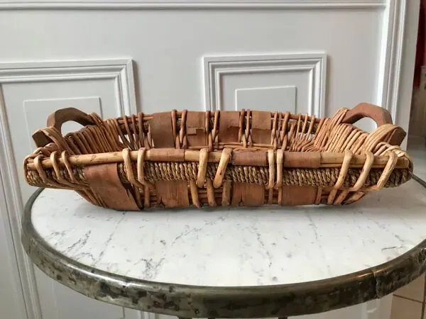 Illustration numéro 3 du produit Plateau en bois et bambou années 60-70