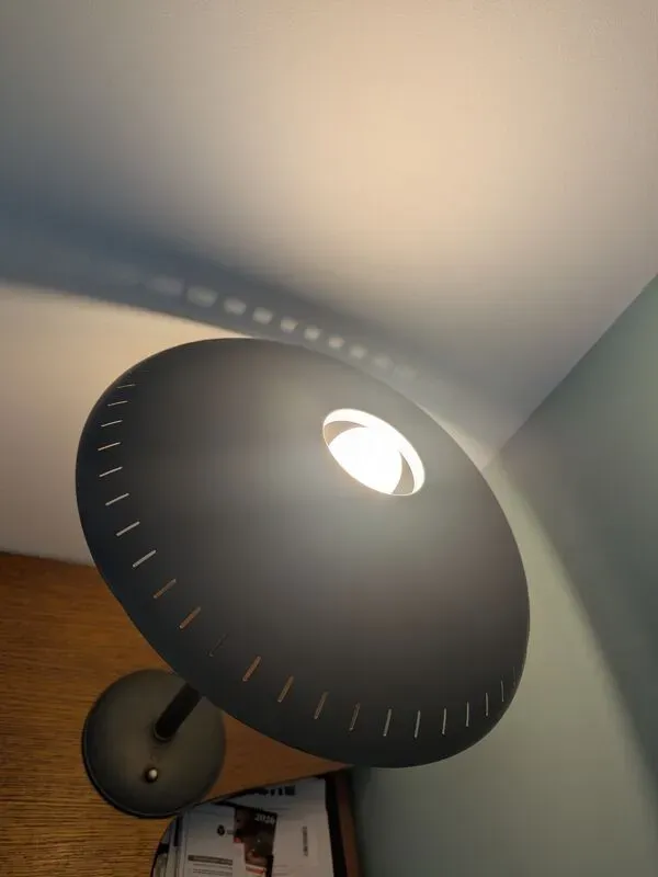 Illustration numéro 3 du produit Lampe verte dite soucoupe Evoluon de Louis Kalff pour Philips