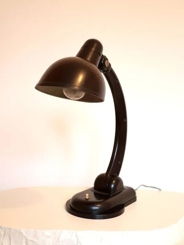 Illustration numéro 3 du produit Lampe de bureau soviétique en bakélite