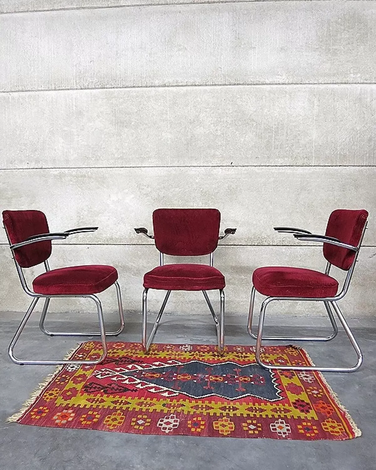 Illustration numéro 3 du produit Industrial Chair