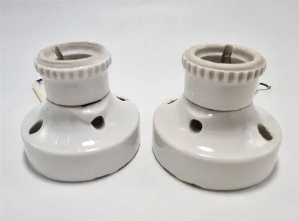 Illustration numéro 3 du produit Paire d'appliques