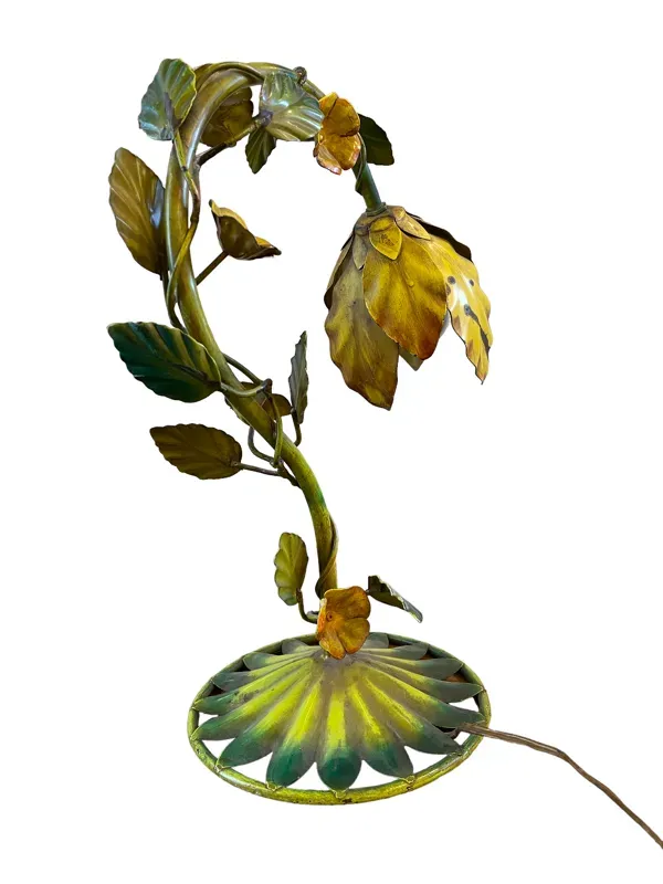 Illustration numéro 3 du produit Lampe florale stylisée en tole peinte