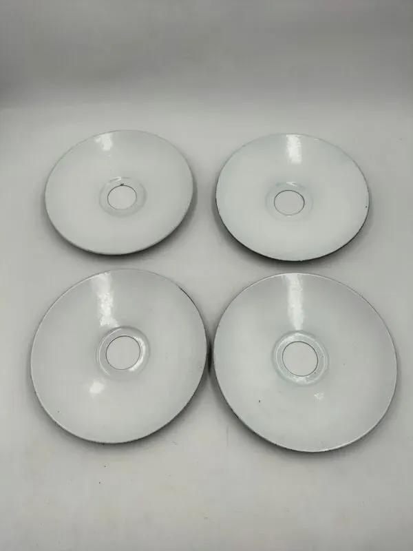 Illustration numéro 3 du produit 4 abat-jours en tôle émaillée