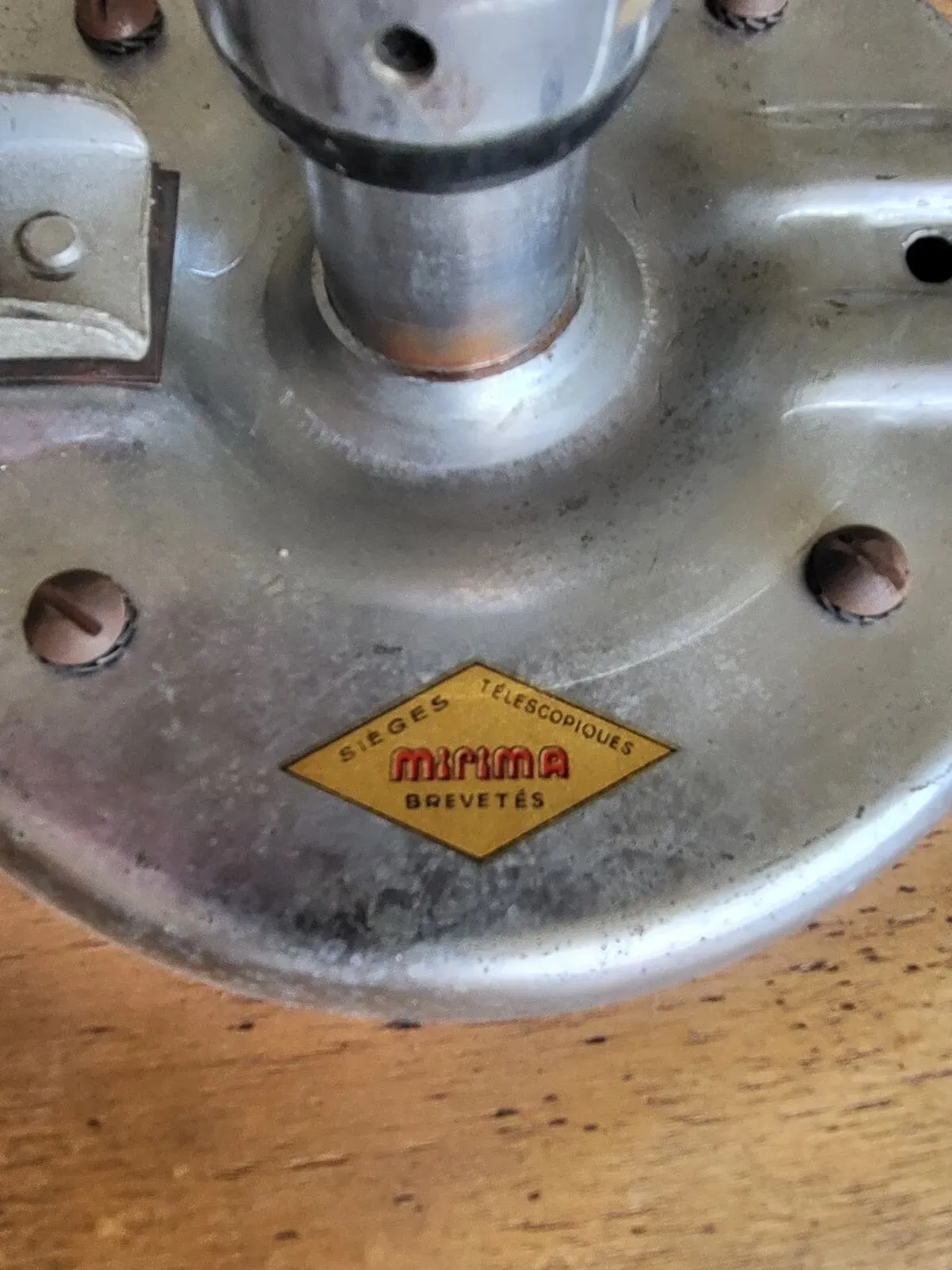 Illustration numéro 3 du produit Tabouret industriel télescopique, Mirima, France vers 1950