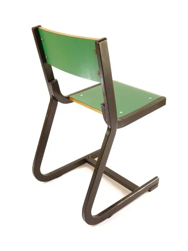 Illustration numéro 3 du produit Chaise d'école