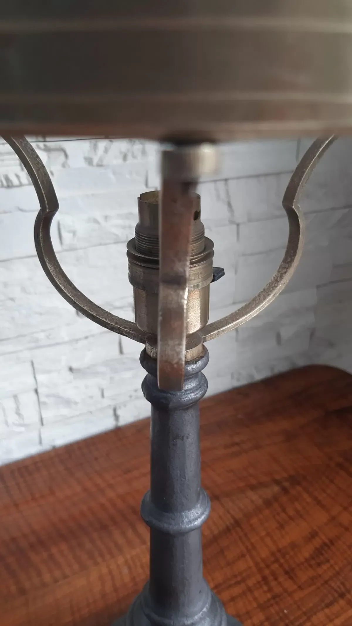 Illustration numéro 3 du produit Lampe à poser opaline