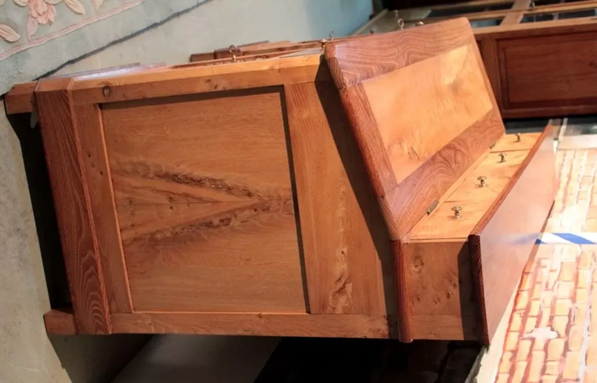 Illustration numéro 3 du produit Bureau de pente en frêne et acacia XIXe