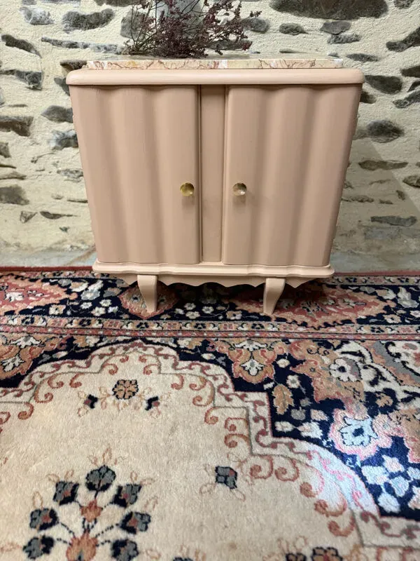 Illustration numéro 3 du produit Chevet Art déco rose pastel