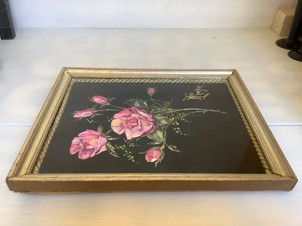 Illustration numéro 3 du produit Tableau bouquet de fleurs peint sur velours signée