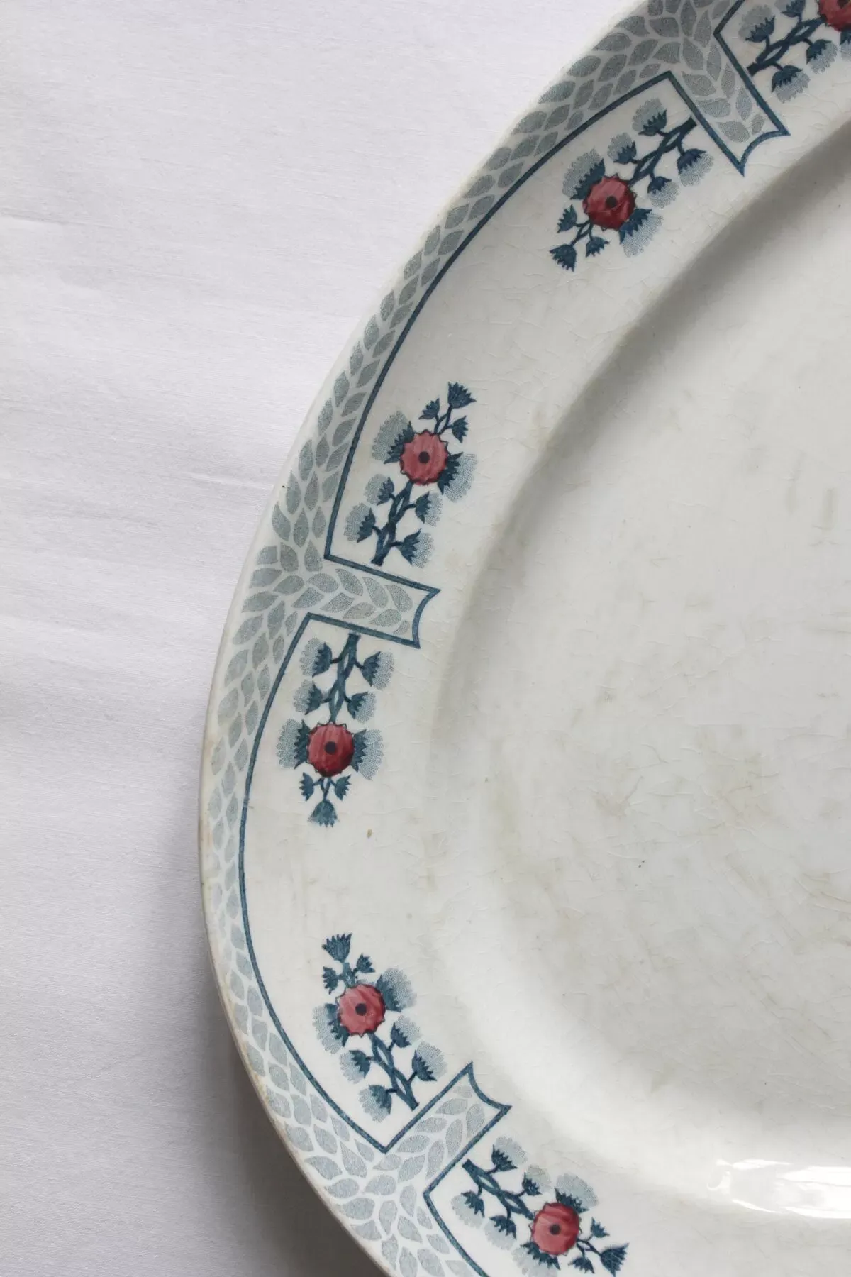 Illustration numéro 3 du produit Plat ovale en terre de fer polychrome Creil & Montereau modèle ''Tolède