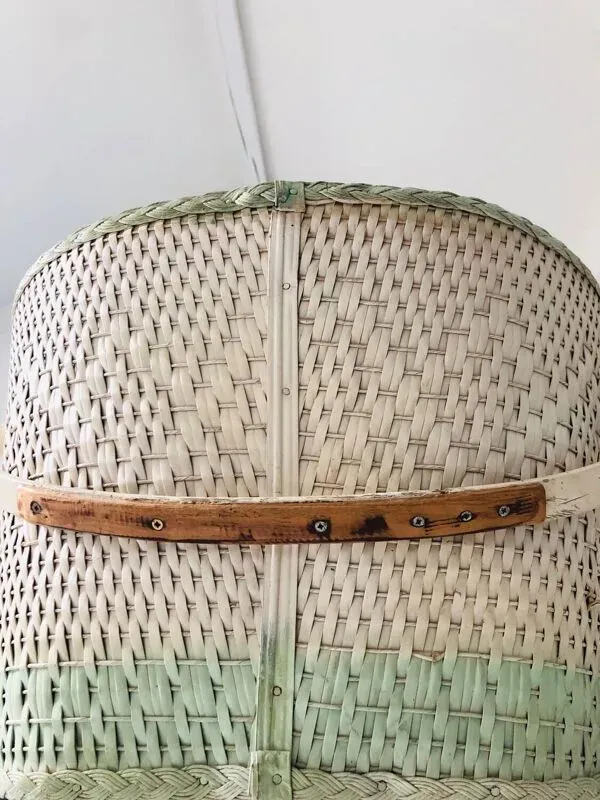 Illustration numéro 3 du produit Berceau en bois et osier des années 50’