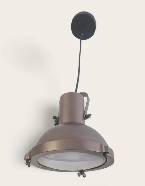 Illustration numéro 3 du produit Lampe suspension Design Le Corbusier 1954 - Éditeur Nemo Cassina