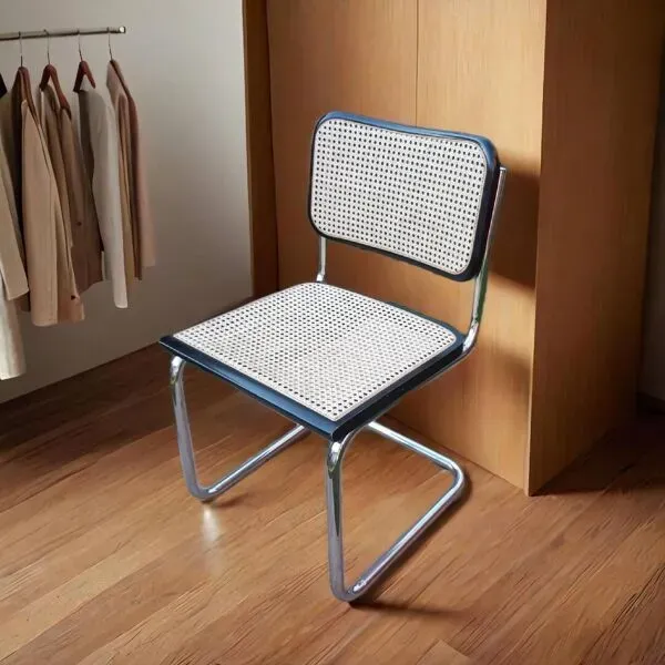 Illustration numéro 3 du produit Chaise Cesca en bois massif et cannage naturel