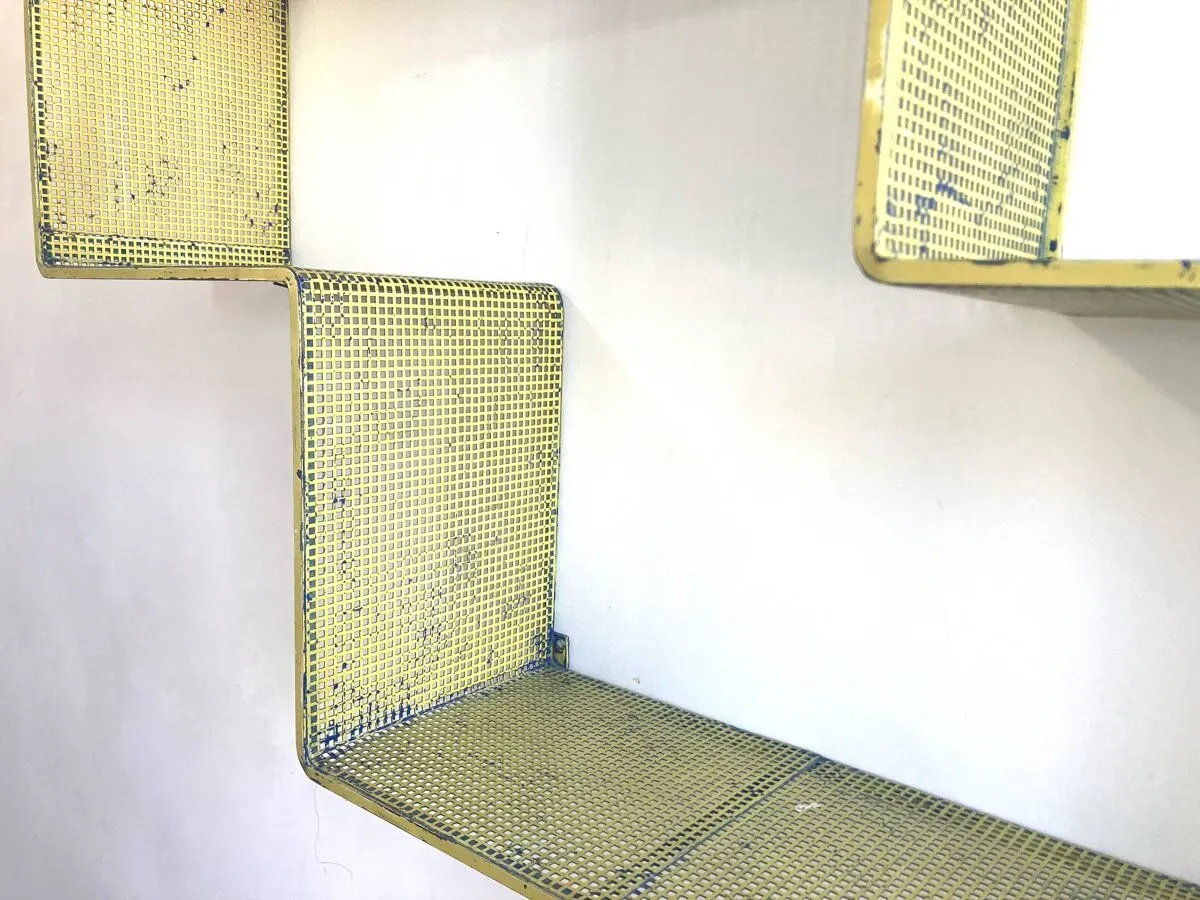 Illustration numéro 3 du produit Etagère « Dedal » Mathieu Matégot / vintage 1950 / Jaune