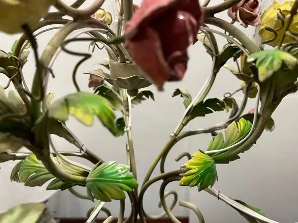 Illustration numéro 3 du produit Lustre italien en céramique tole avec rosace, années 1960