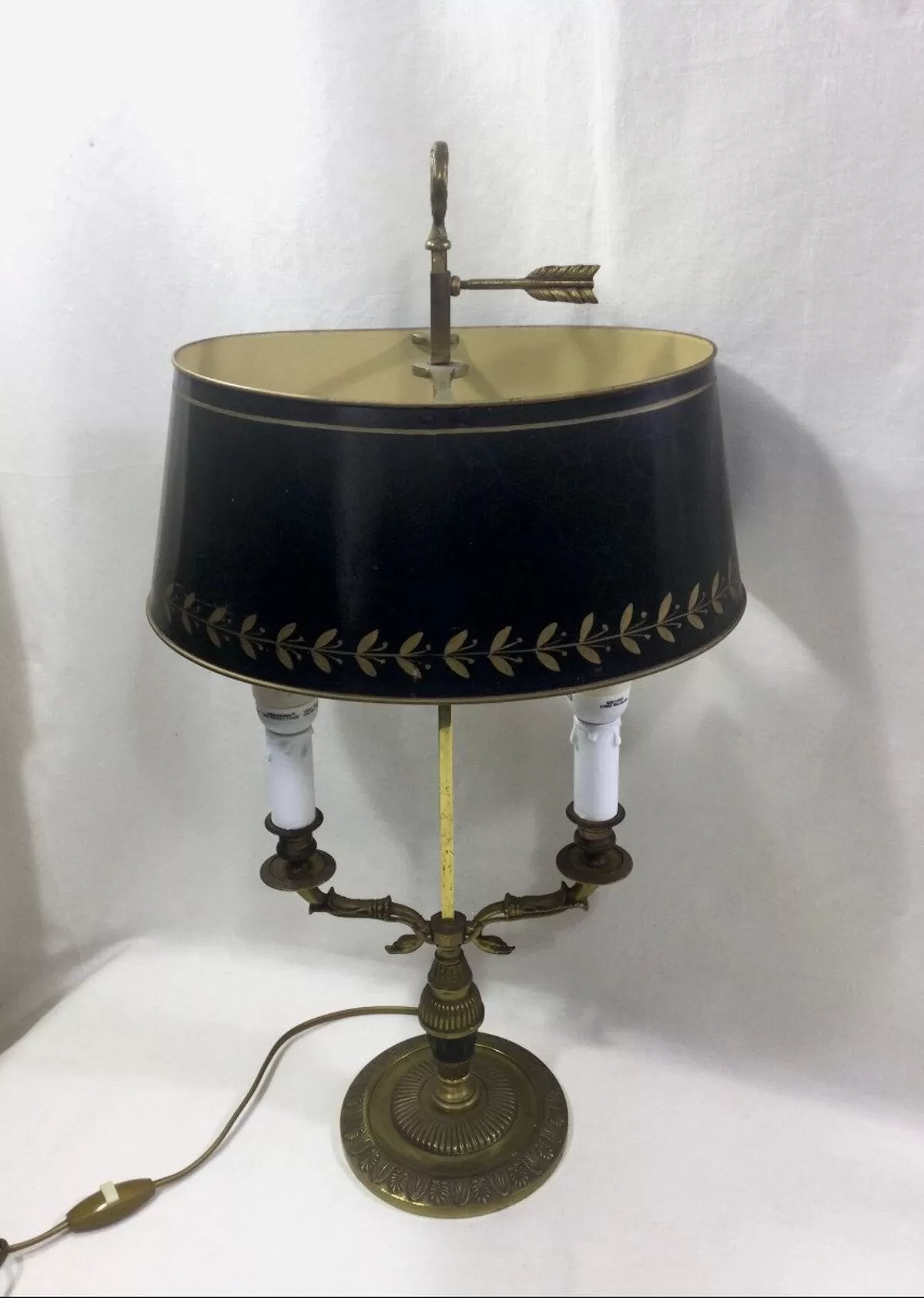 Illustration numéro 3 du produit Lampe bouillotte empire à deux lumières