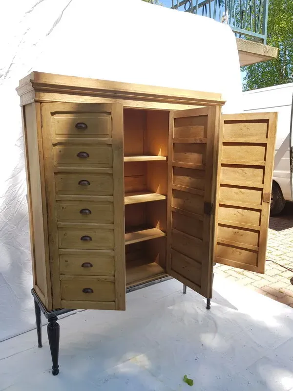 Illustration numéro 3 du produit Meuble de métier