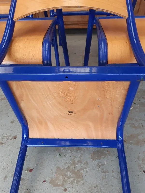 Illustration numéro 3 du produit 9 chaises Mulca