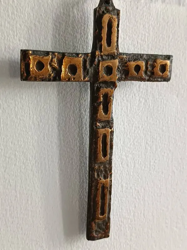 Illustration numéro 3 du produit Croix murale en bronze Alfieri Gardone pour Jacques Lauterbach 1960