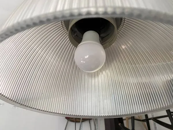 Illustration numéro 3 du produit Suspension industrielle corps aluminium diffuseur méthacrylate vintage 70