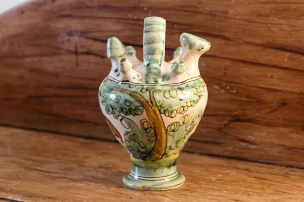 Illustration numéro 3 du produit Gargoulette en terre cuite vernissée