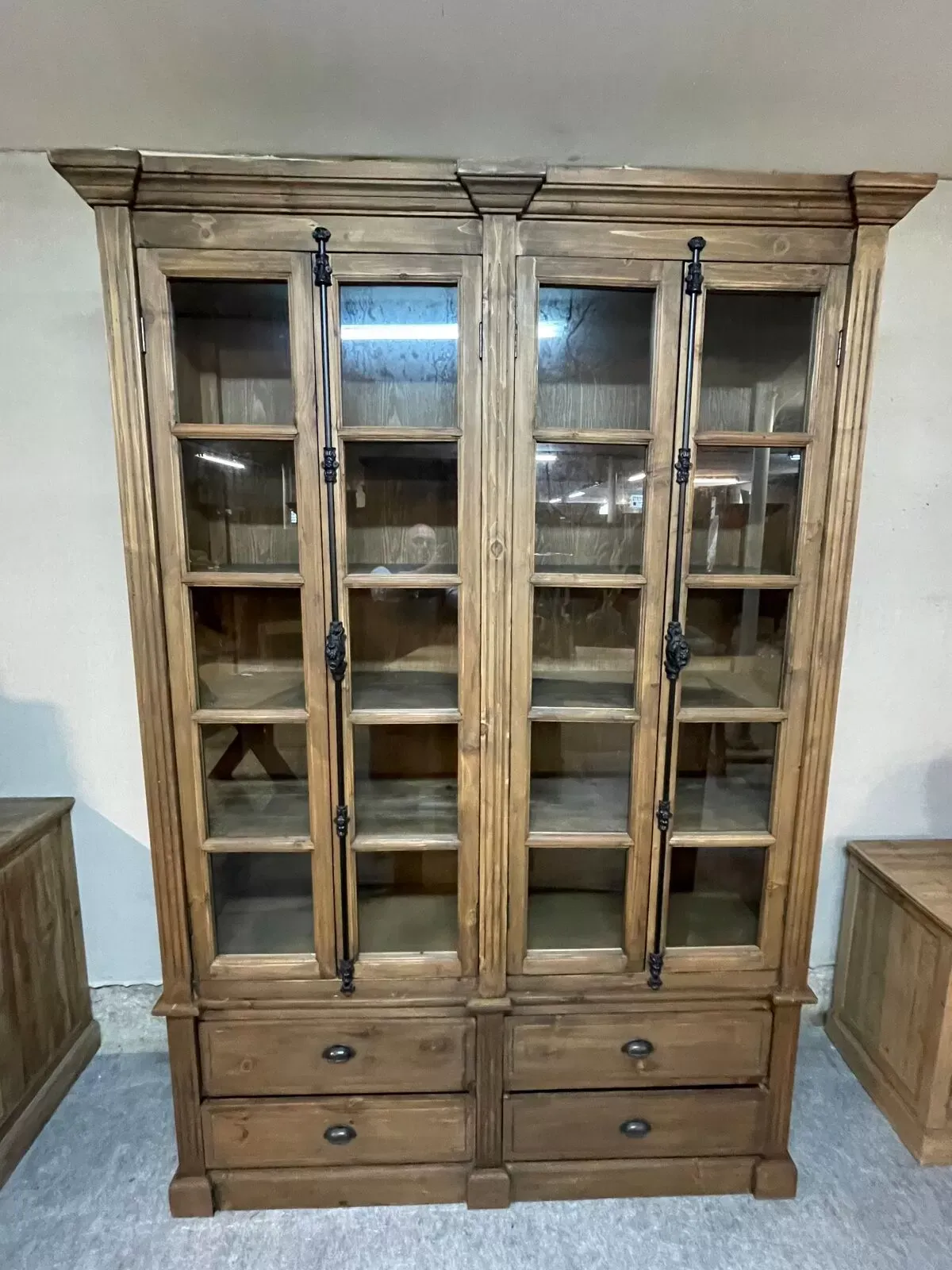 Illustration numéro 3 du produit Bibliothèque à crémone