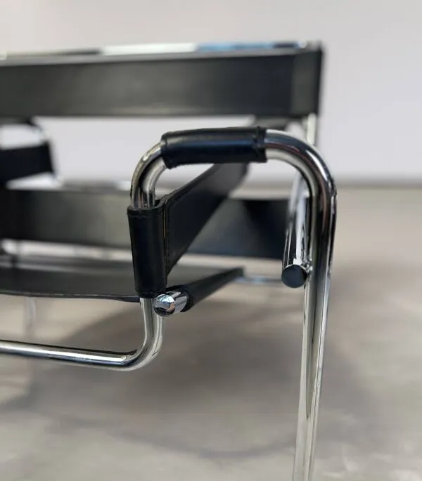 Illustration numéro 3 du produit Paire de chaises Wassily vintage par Marcel Breuer