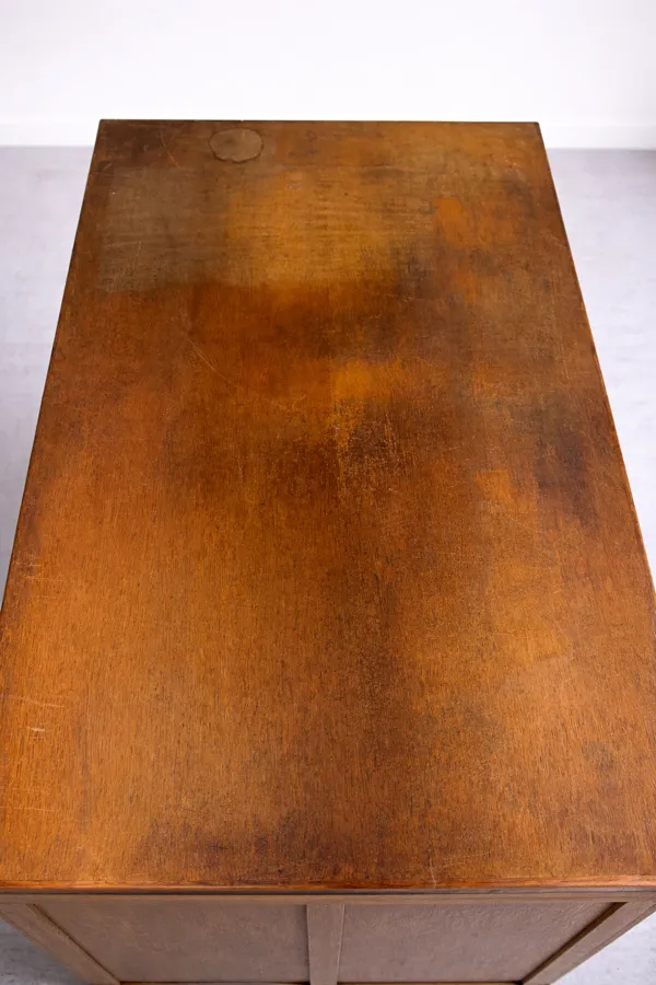 Illustration numéro 3 du produit Bureau maître d’école ancien vintage