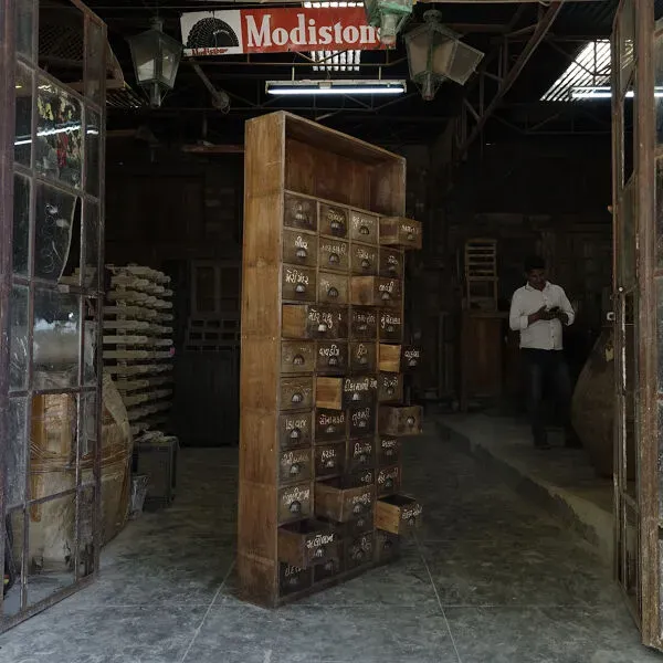 Illustration numéro 3 du produit Meuble de métier à tiroirs